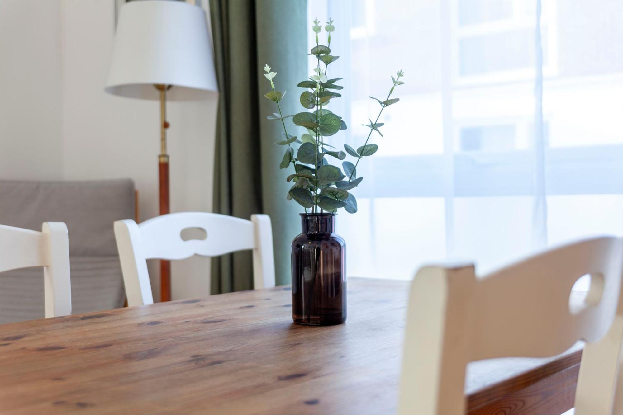 Bright 2br Flat Off Trendy Chiswick High Road * Londres