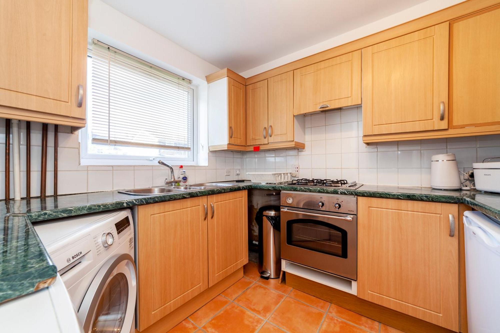 Apartamento Bright 2br Flat Off Trendy Chiswick High Road Londres